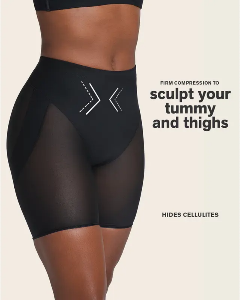 High-waisted shaping shorts with pleated center seam and elastic band